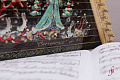 Гусли с нотами расписные, рисунок "Снегурочка", в комплекте: медиатор, инструкция и комплект трафаретов нот, двадцати известных народных песен