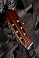 FLIGHT AC-200 NA  классическая гитара, верхн. дека-ель, корпус-кр.дерево, цвет-натурал, скос под правую руку