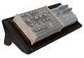 Ultimate Support MDS-100 настольная стойка для сэмплеров/синтезаторов/драм-машин, ширина зажимов 16,2-40,5 см, цвет черный