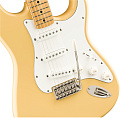 FENDER SQUIER Classic Vibe '70s Stratocaster MN Vintage White электрогитара, цвет желтый